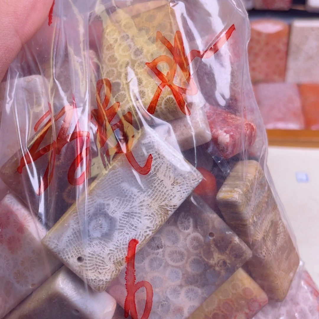 硅化玉吊坠合金弥*桃