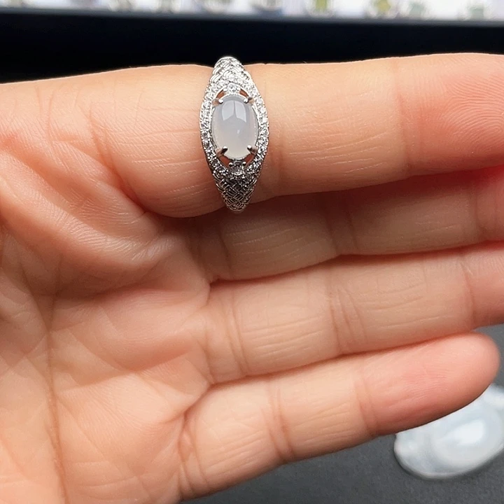 翡翠颈饰未镶嵌戒指