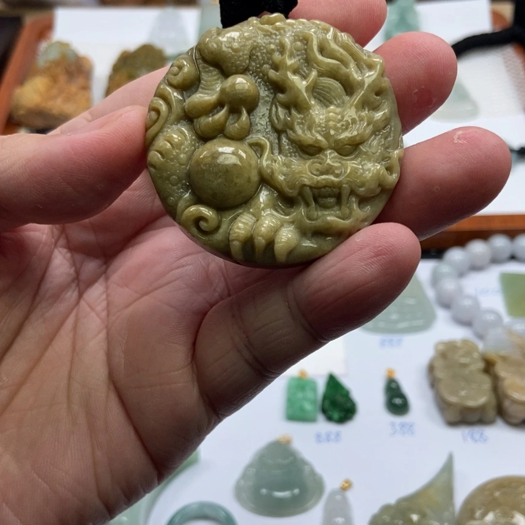 翡翠未镶嵌颈饰龙牌  天然缅甸ａ货翡翠