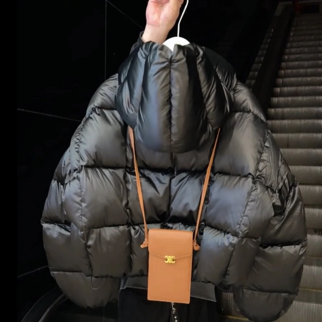 高级感连帽黑色短款羽绒服女冬季2025新款时尚白鸭绒宽松保暖外套