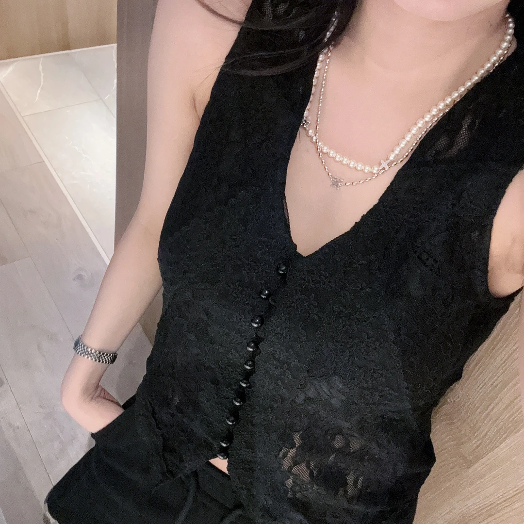 J8685春款十纽扣显瘦蕾丝V常规小众背心