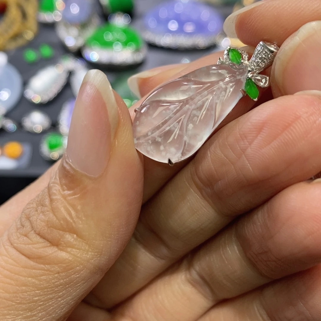 翡翠18K金镶嵌颈饰缅甸