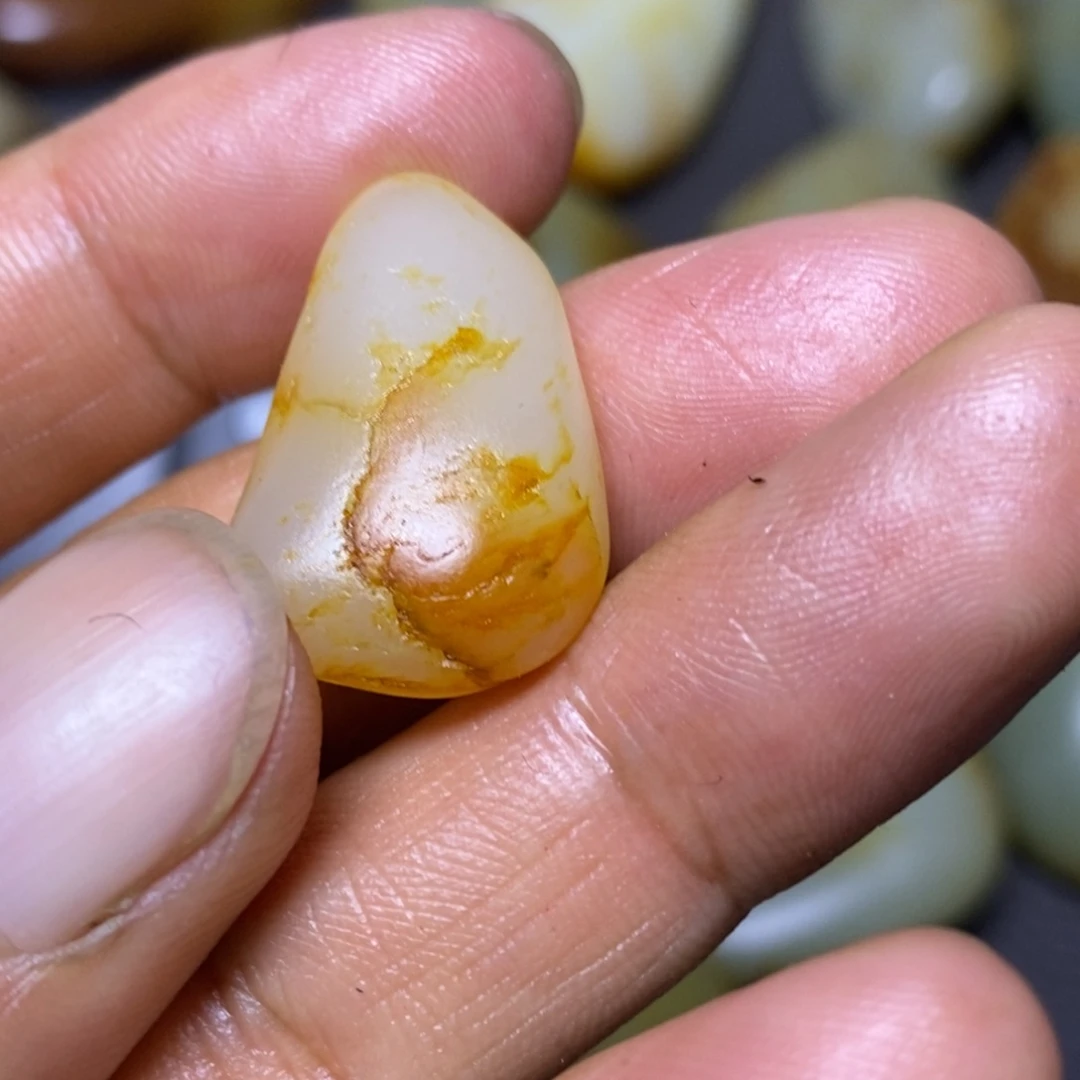 未镶嵌和田玉（糖玉）挂件