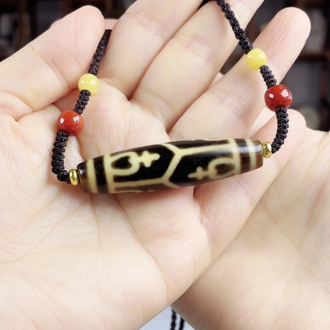 玛瑙/玉髓合金颈饰张魁