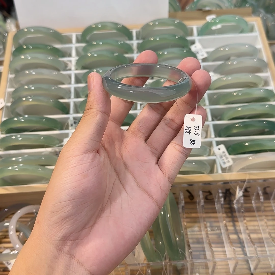 玛瑙/玉髓未镶嵌手镯圈口53.5