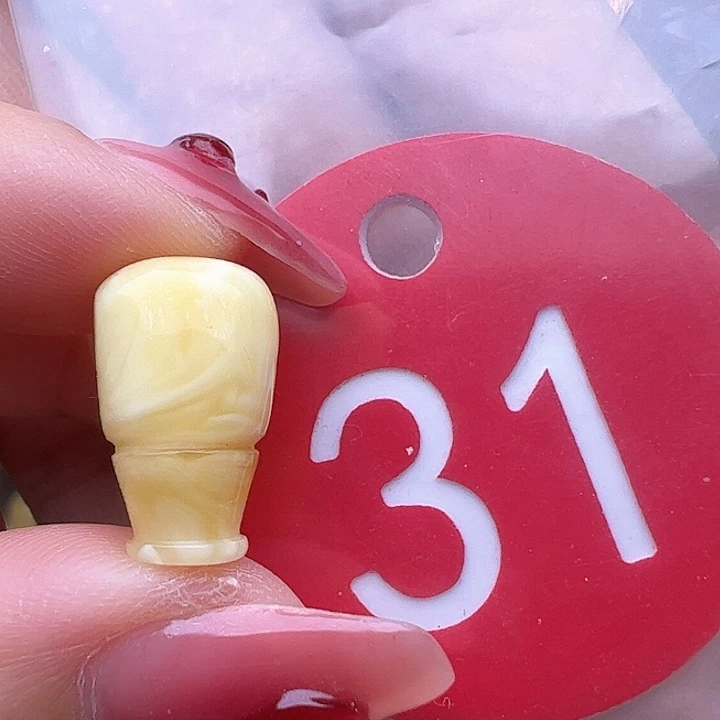 蜜蜡裸石未镶嵌微瑕 9.5mm 三通