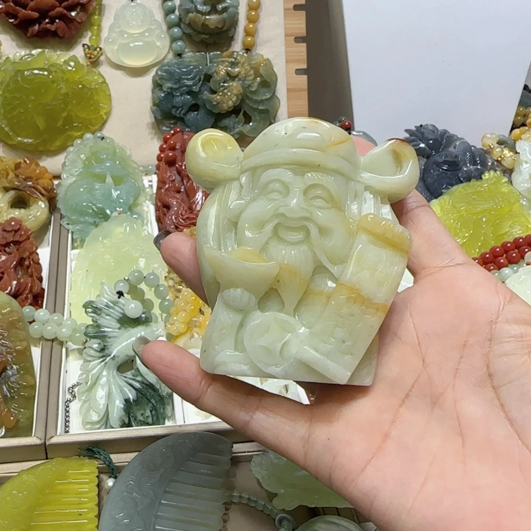 未镶嵌蛇纹石玉吊坠