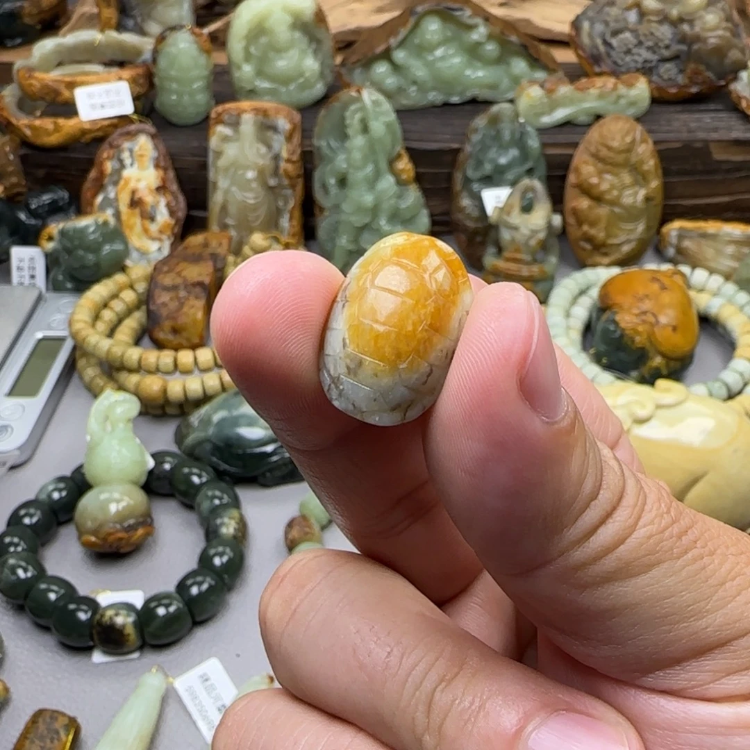 岫岩河磨玉（透闪石质玉）未镶嵌珠宝奇石