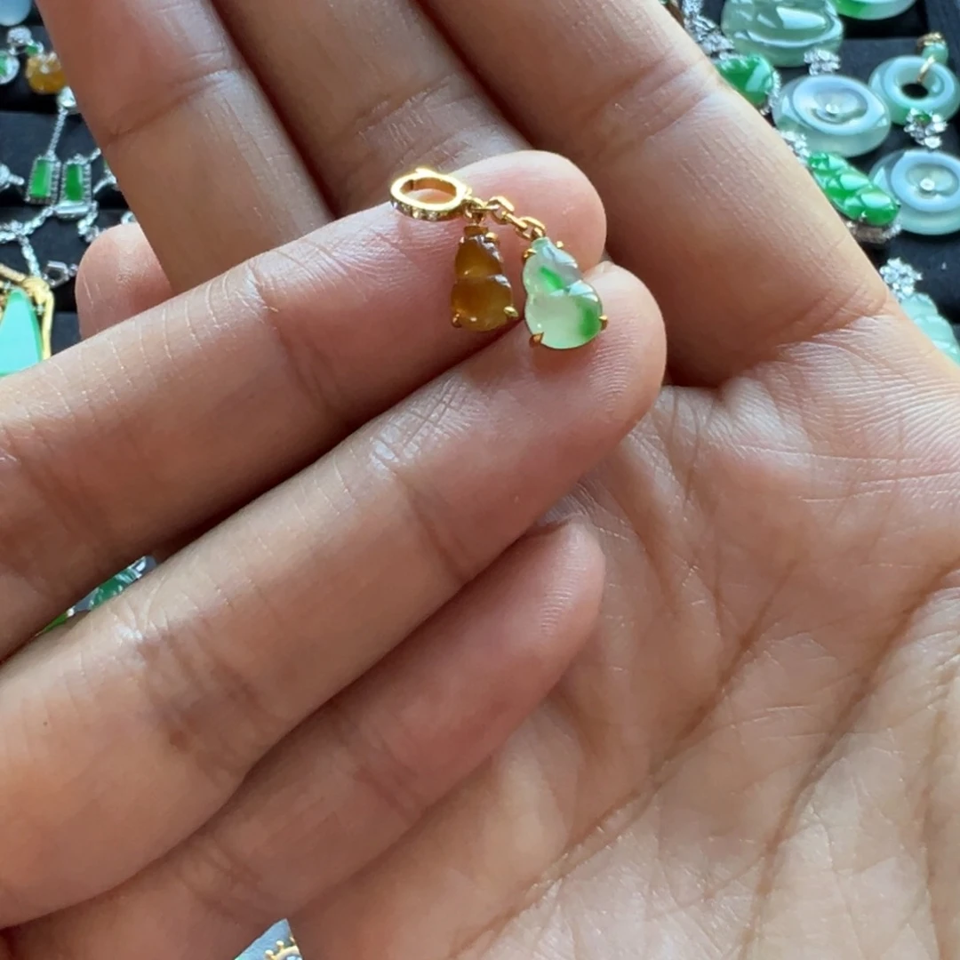 翡翠颈饰18K金镶嵌一**一翡翠