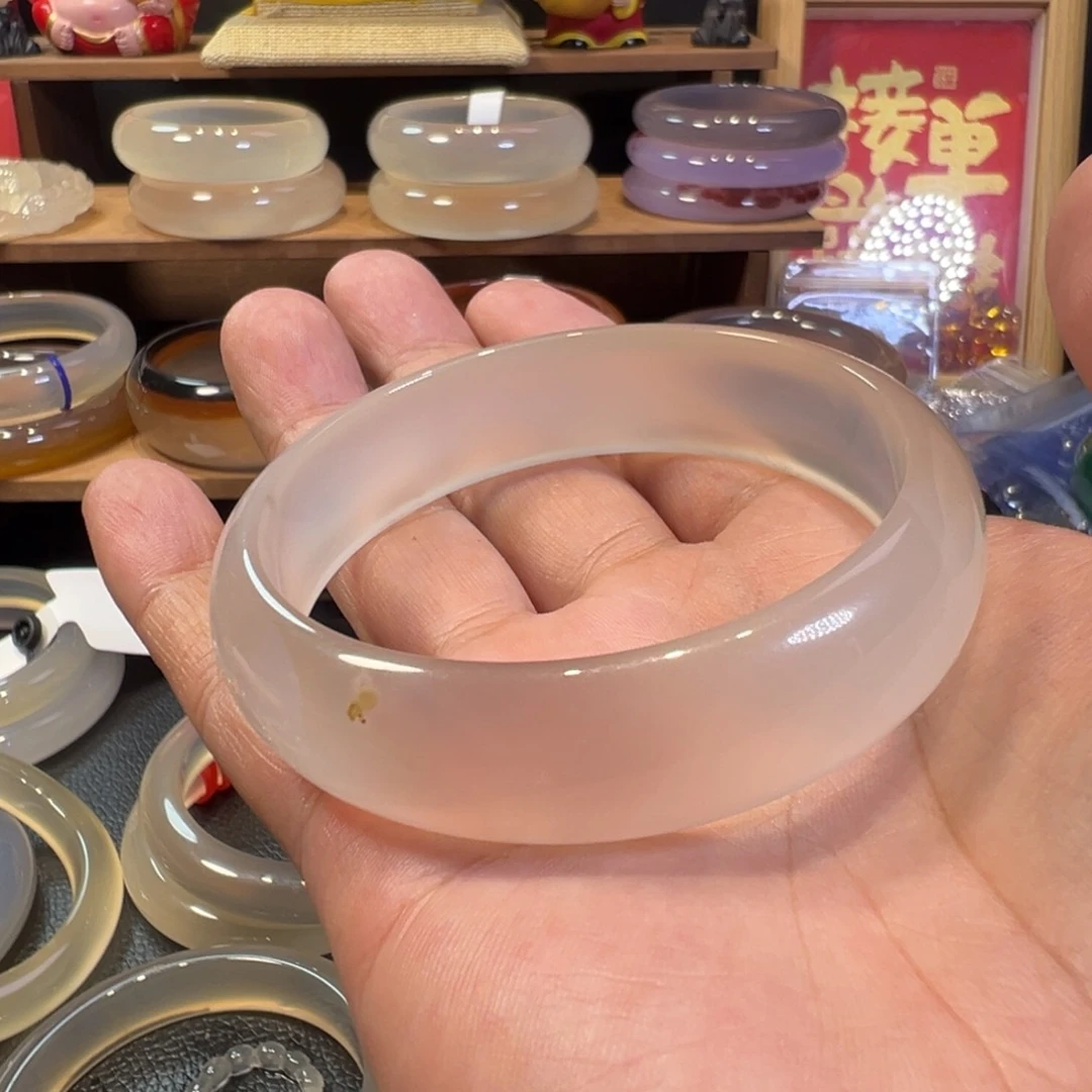 大***怪玛瑙/玉髓手镯未镶嵌