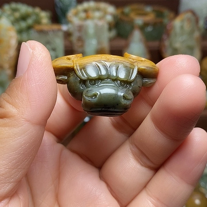 岫岩河磨玉（透闪石质玉）未镶嵌颈饰