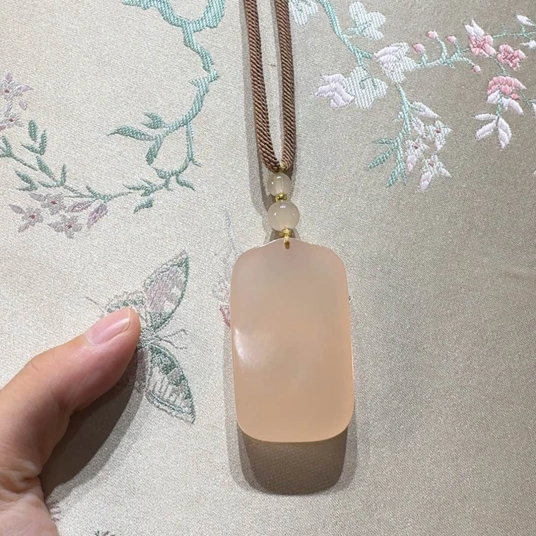 未镶嵌蛇纹石玉颈饰