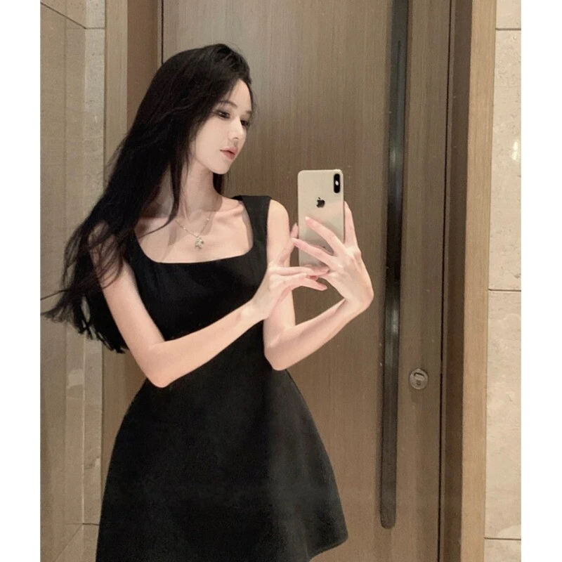 赫本小黑裙收腰显瘦气质无袖背心短裙吊带连衣裙女夏季2025新款