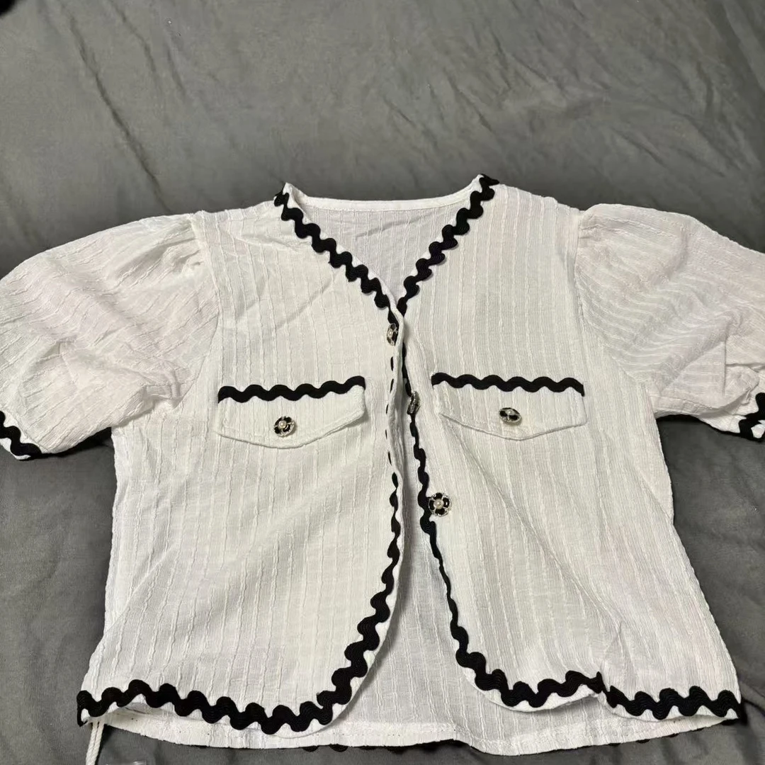 法式小香风夏季女款高级感V领短袖衬衫别致漂亮（孤品，售出不退换）