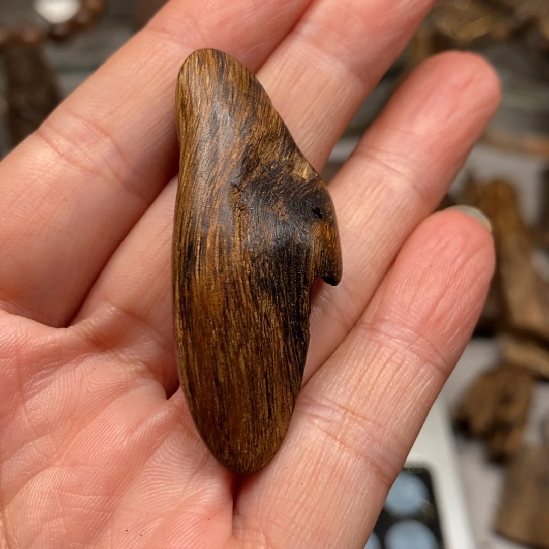 沉香沉香碎屑昆甸沉水