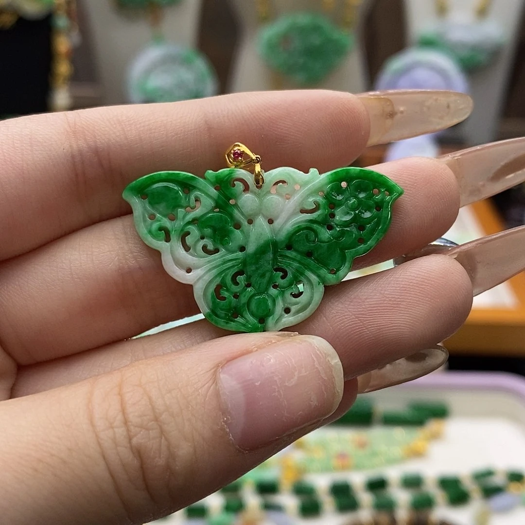 颈饰未镶嵌翡翠吊坠
