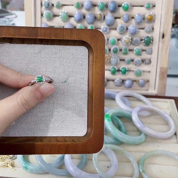 翡翠未镶嵌颈饰天然翡翠Ａ货