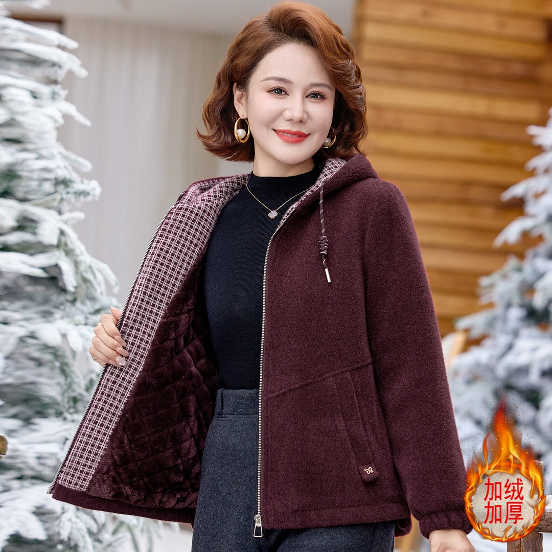 妈妈冬装连帽外套加绒加厚中老年人女装时尚休闲棉衣仿水貂绒上衣