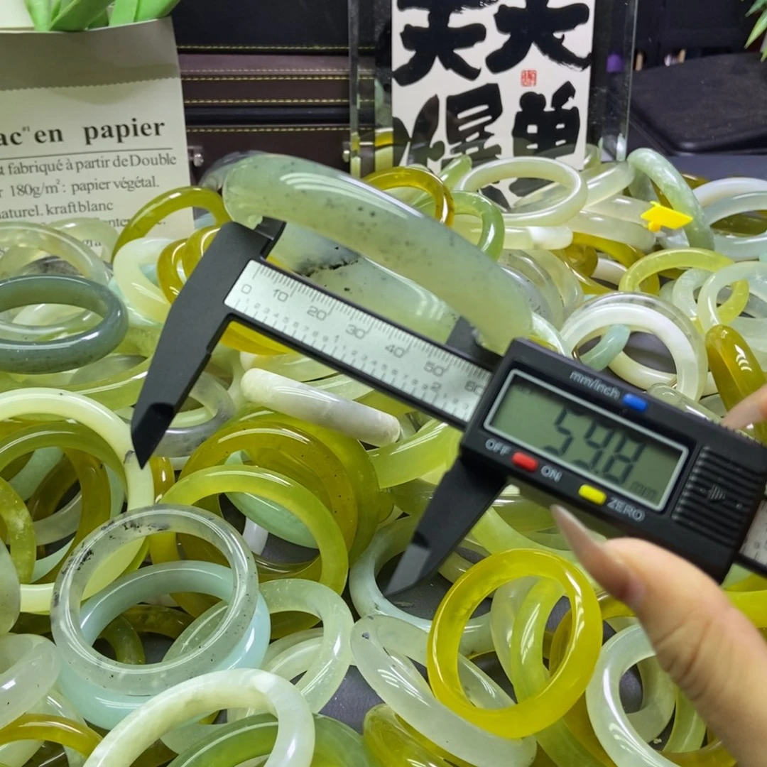 未镶嵌蛇纹石玉手镯48