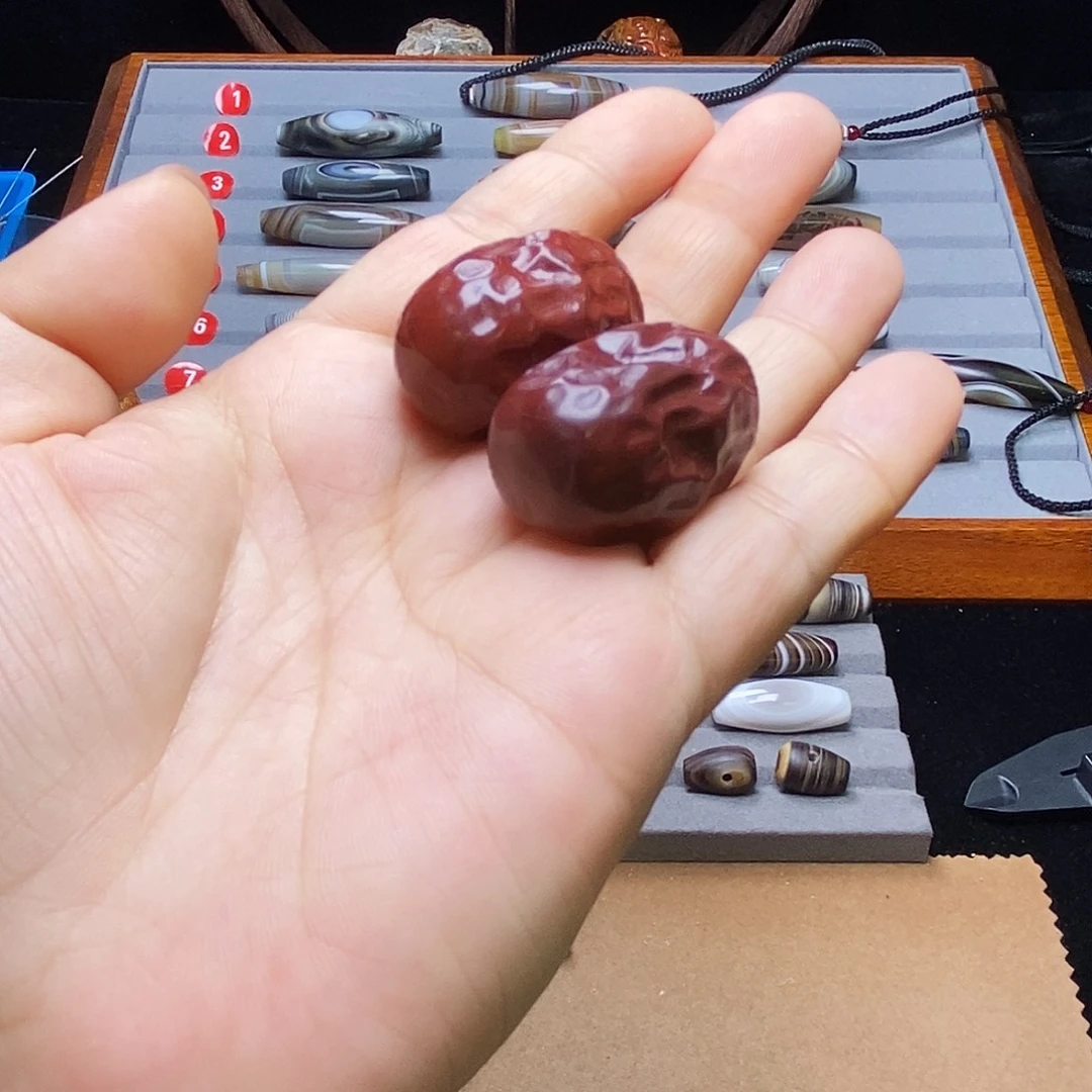 布***衣玛瑙/玉髓未镶嵌颈饰