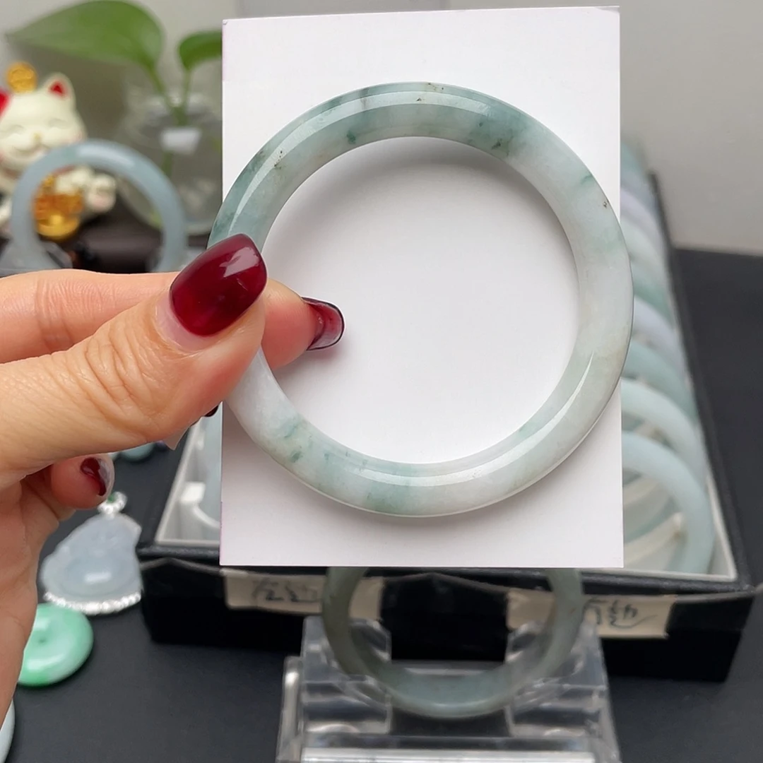 翡翠手镯未镶嵌52美人条