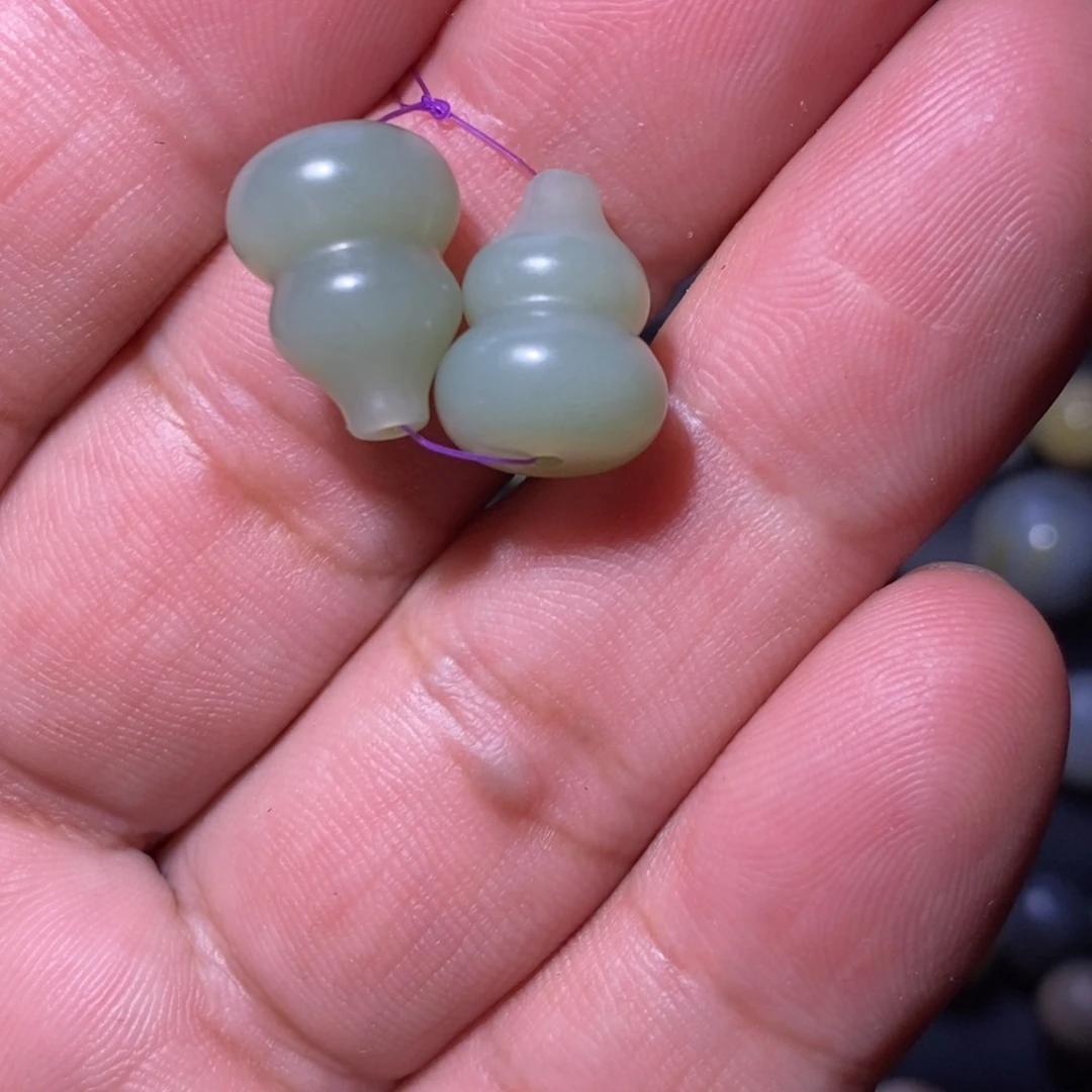 你***人和田玉（糖玉）未镶嵌珠宝半成品