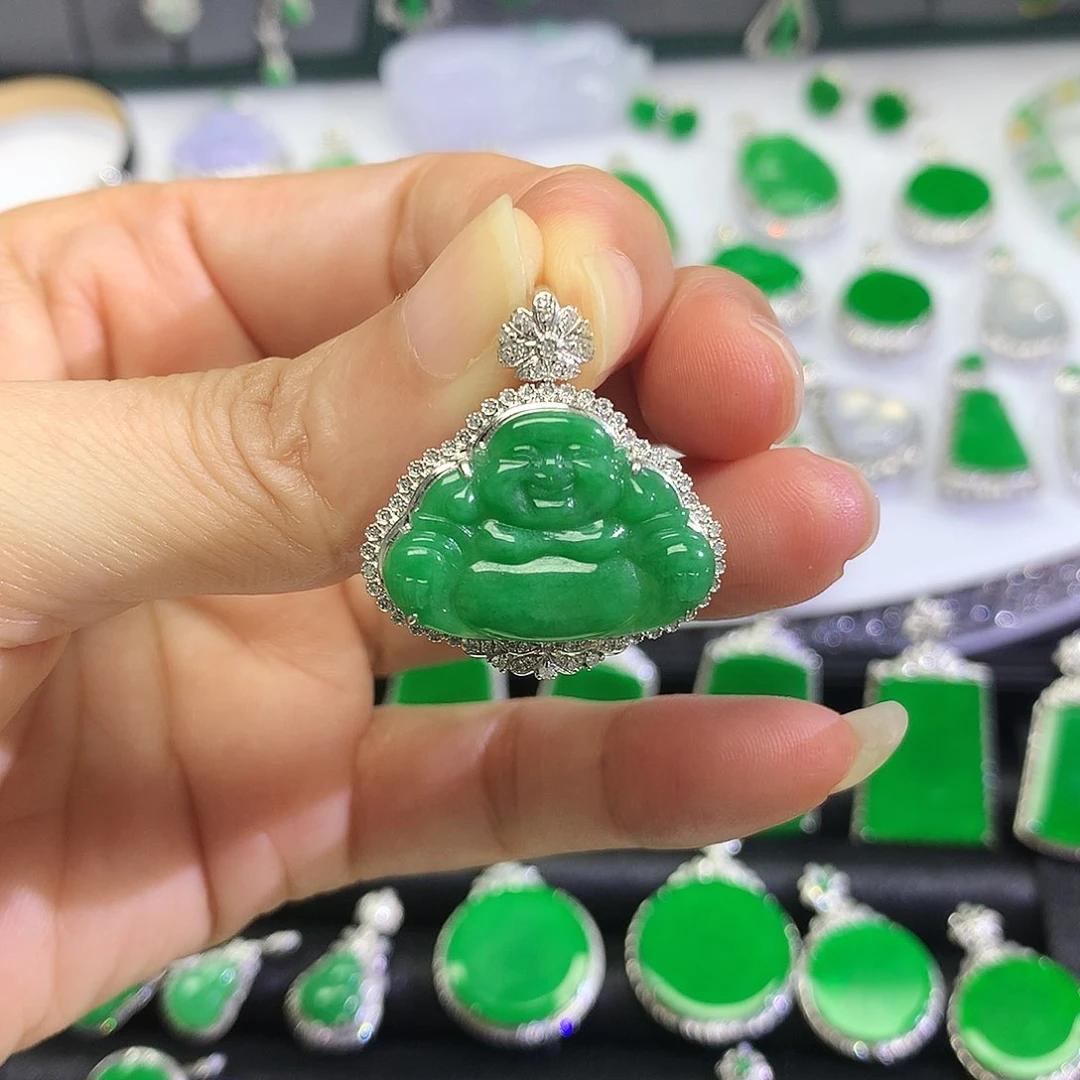颈饰18K金镶嵌翡翠