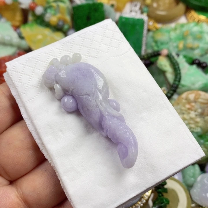 翡翠未镶嵌吊坠(赠链)
