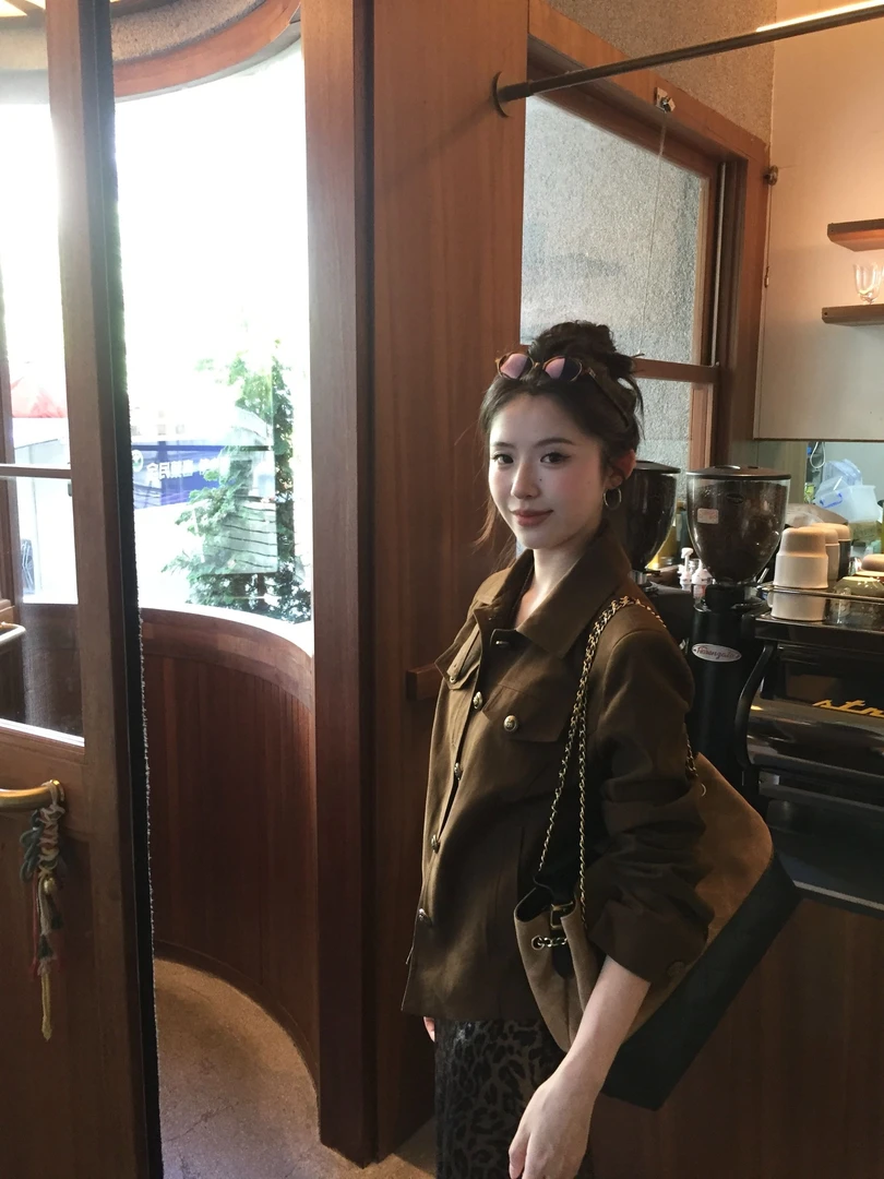 设计感时尚套装裙女秋季2025新款工装风夹克显瘦豹纹半身裙两件套