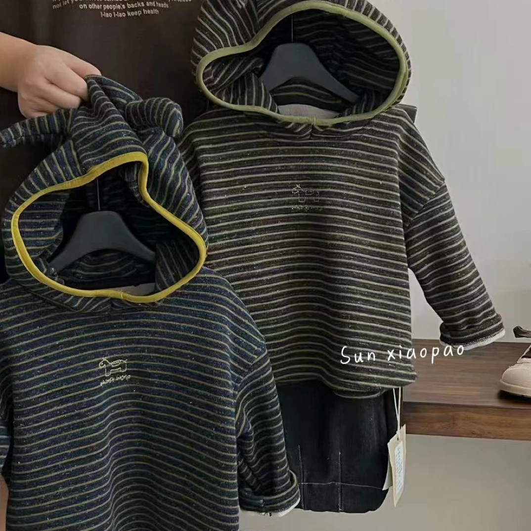 可可爱爱的牛角款卫衣11339