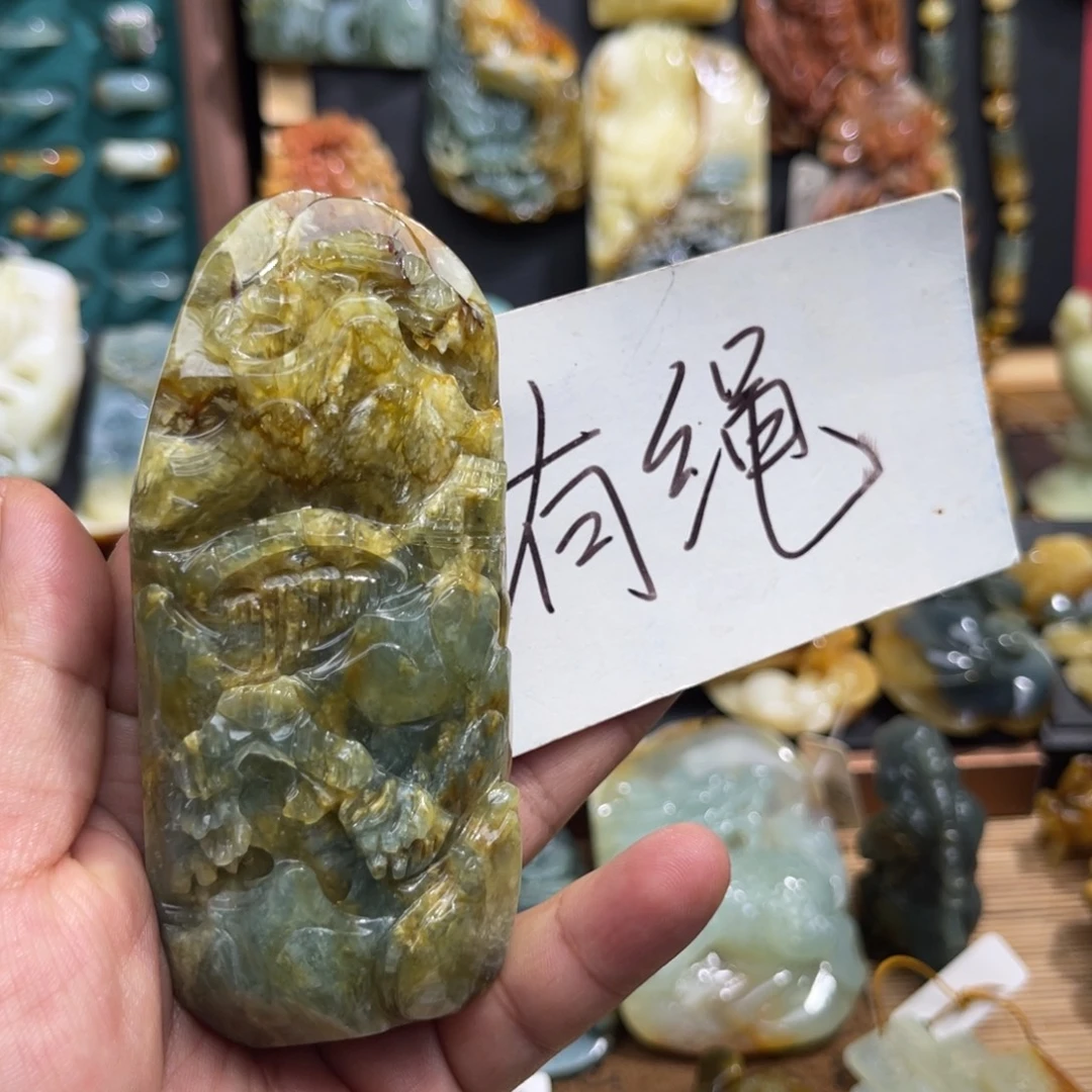 未镶嵌蛇纹石玉颈饰