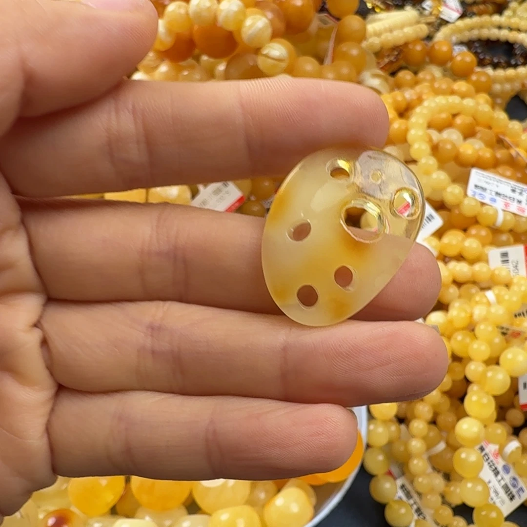 琥珀未镶嵌珠宝奇石