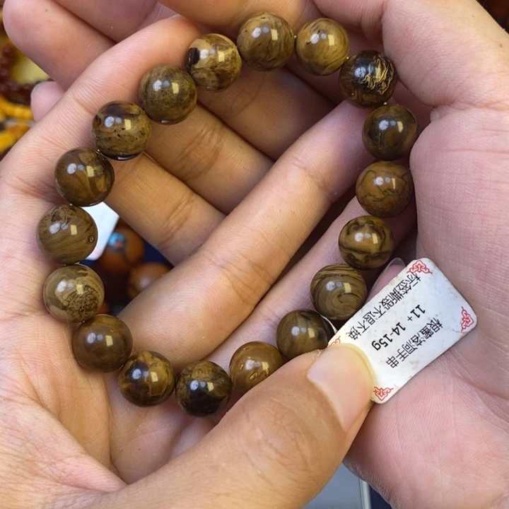 未镶嵌琥珀珠宝奇石