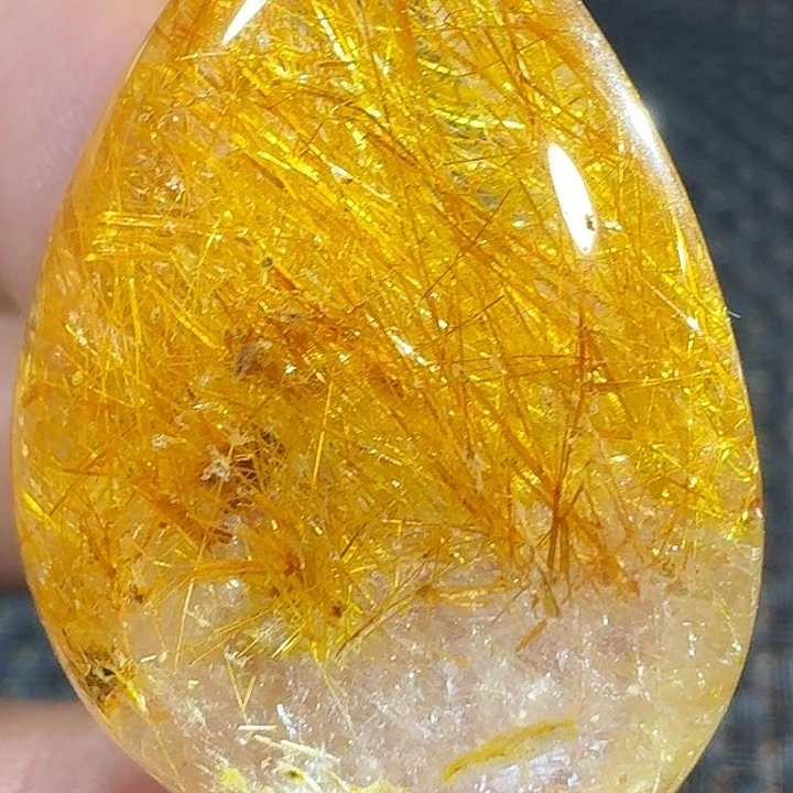 未镶嵌颈饰水晶苏****馆