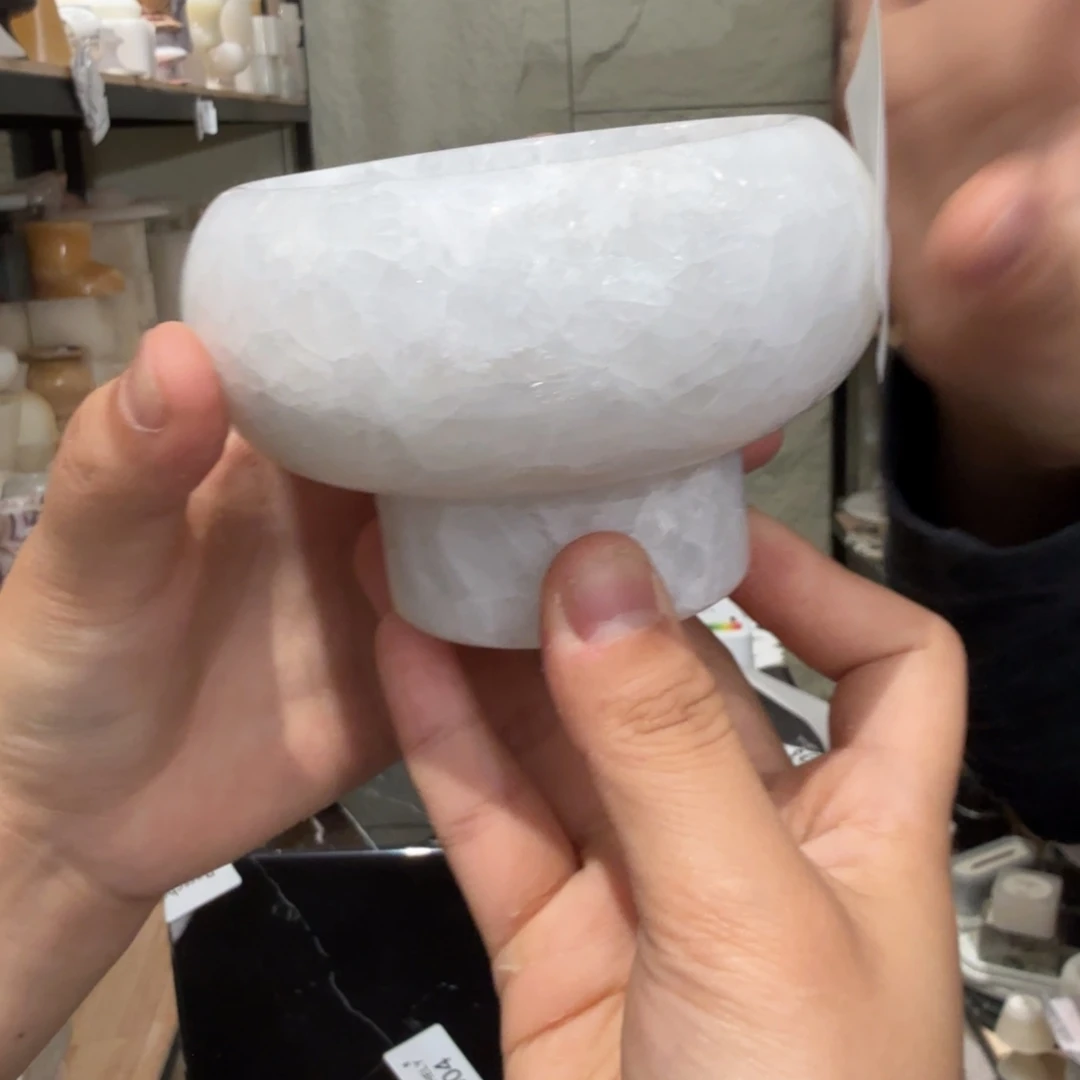 大理石R84。  关机。