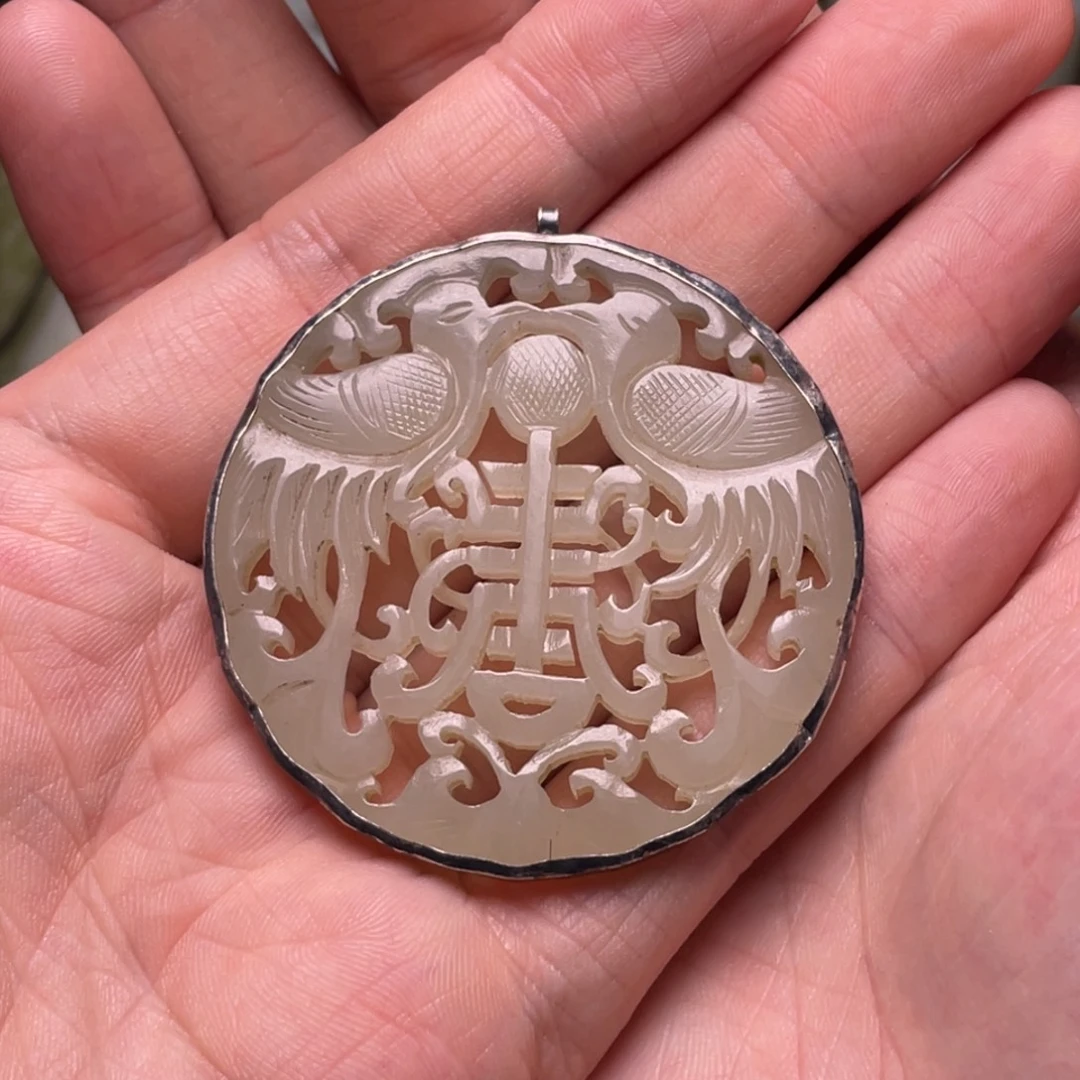 上***杨未镶嵌和田玉挂件