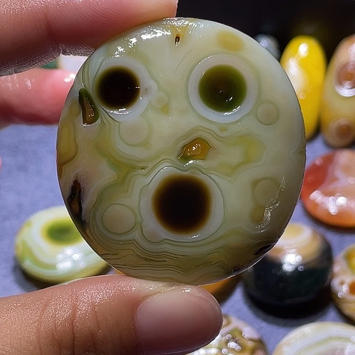 玛瑙/玉髓未镶嵌珠宝奇石