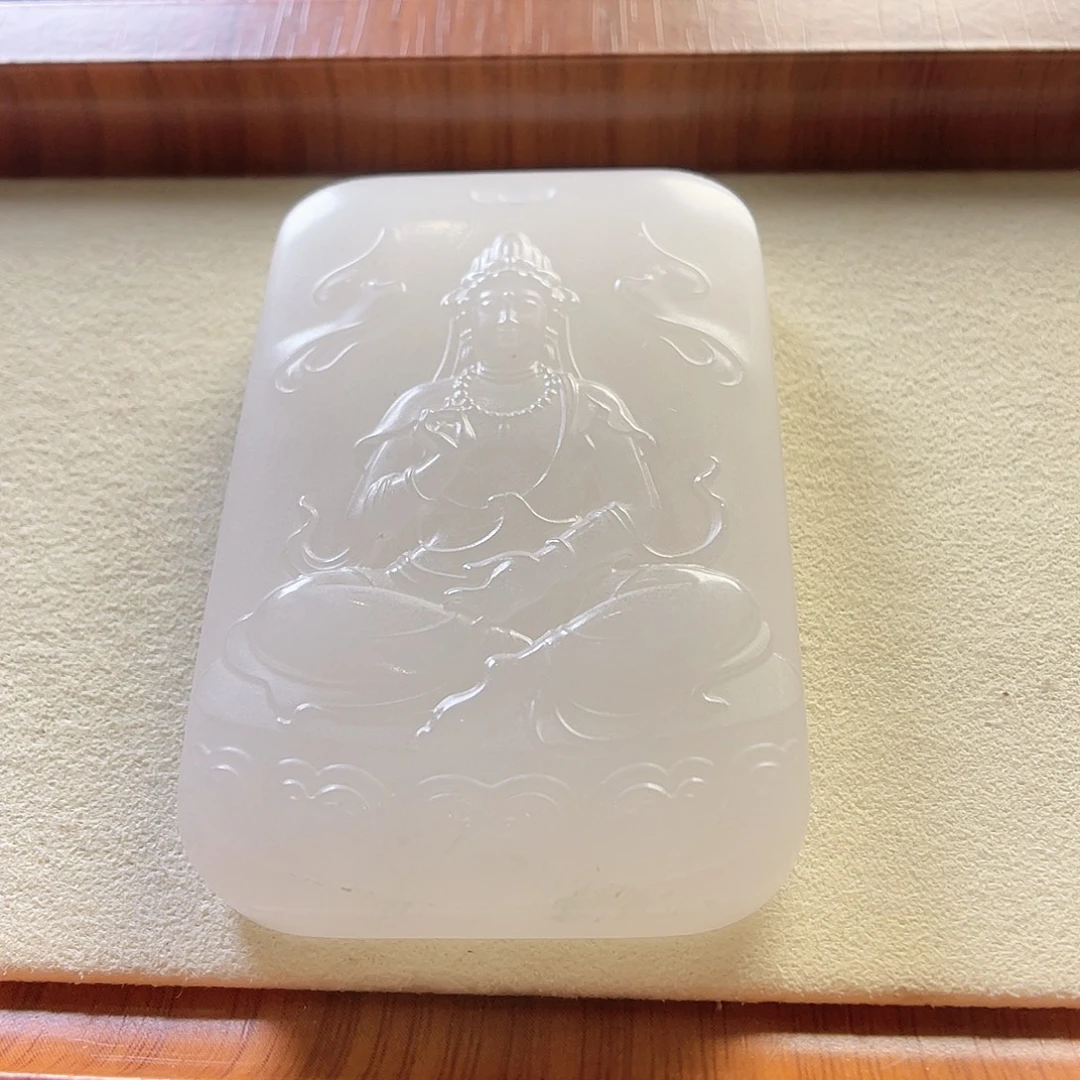 扣***上颈饰未镶嵌石英质玉（金丝玉）新疆金丝玉