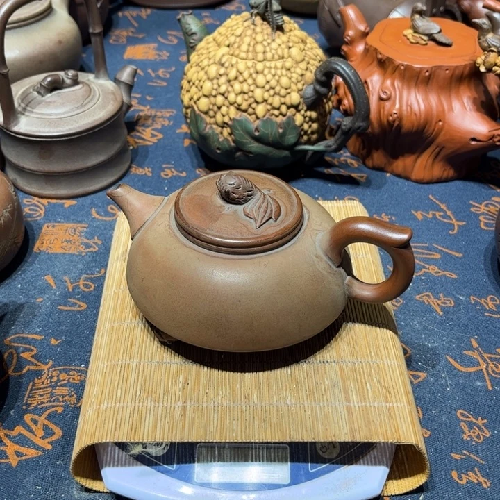 戴***宝紫砂茶壶紫砂。