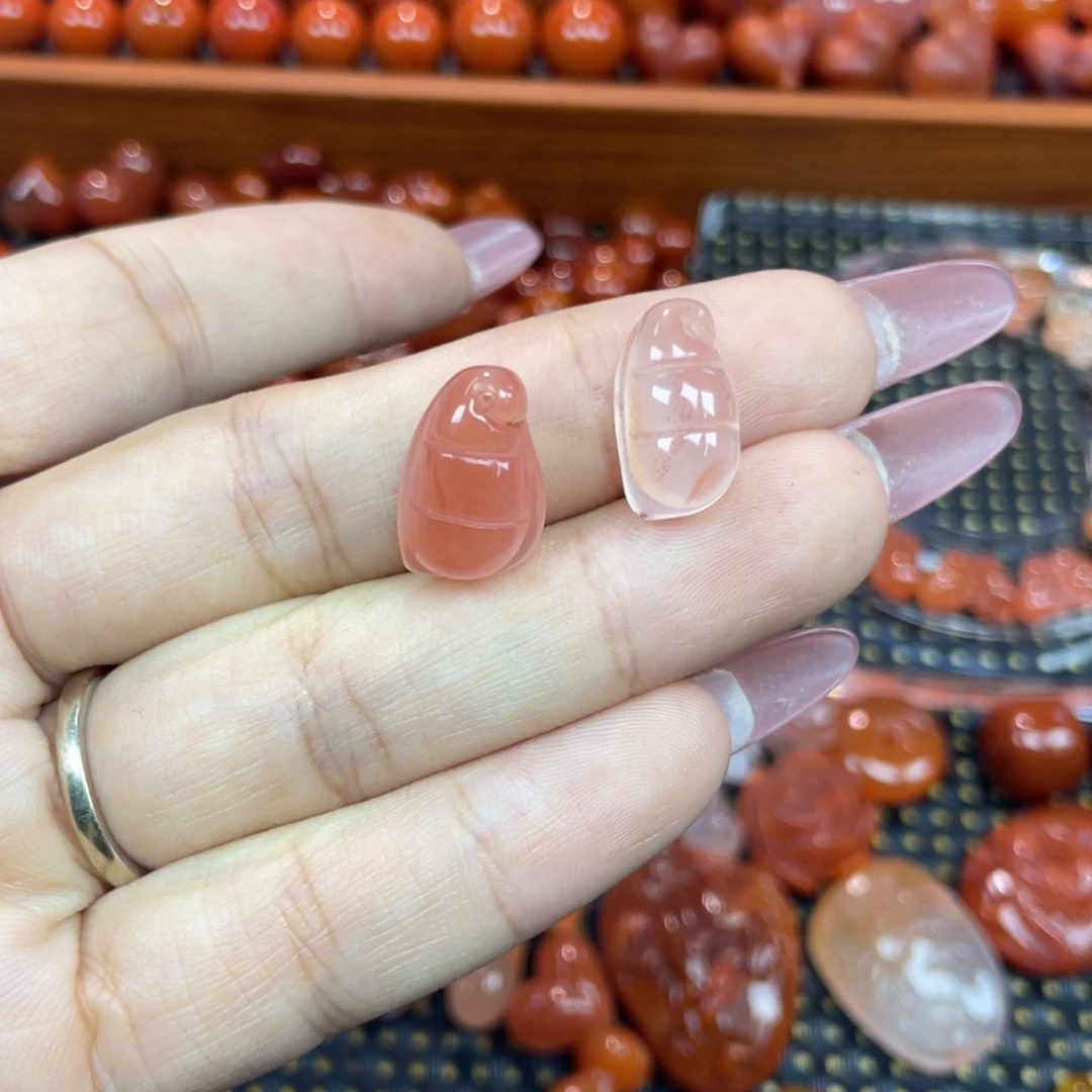 南红玛瑙未镶嵌颈饰福豆