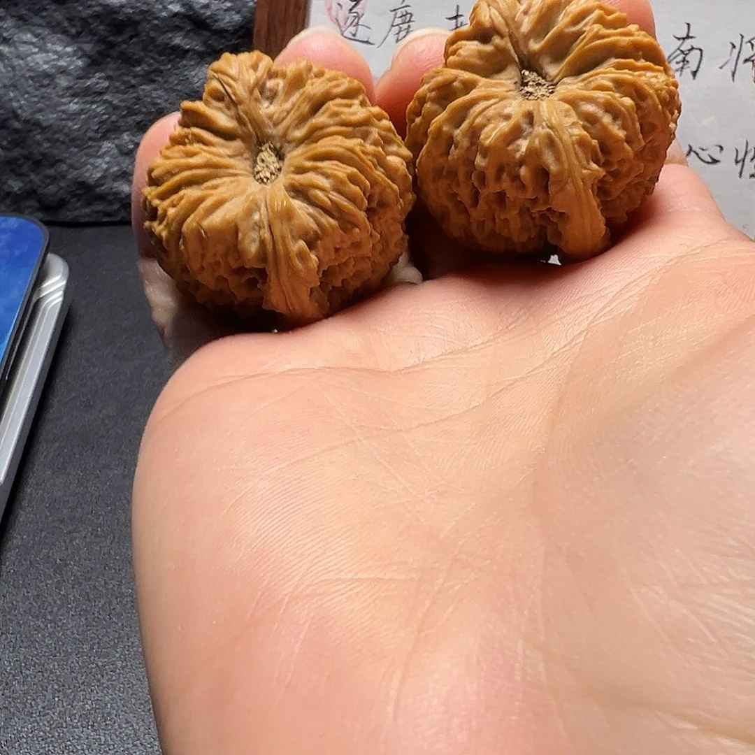 猴头核桃吊坠文玩核桃南将石