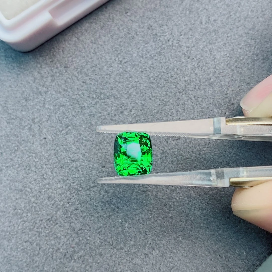 珠宝半成品未镶嵌石榴石（沙弗莱）3.17ct 吉尔德 卡扎尼