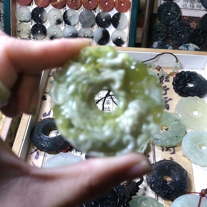 岫玉岫玉挂件未镶嵌