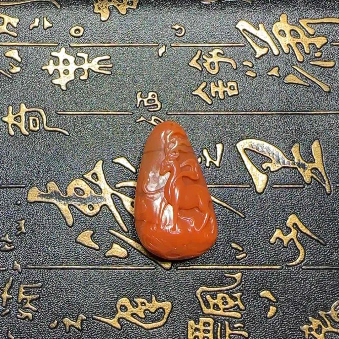 南红玛瑙保山杨柳‘一鹿有你’挂件未镶嵌