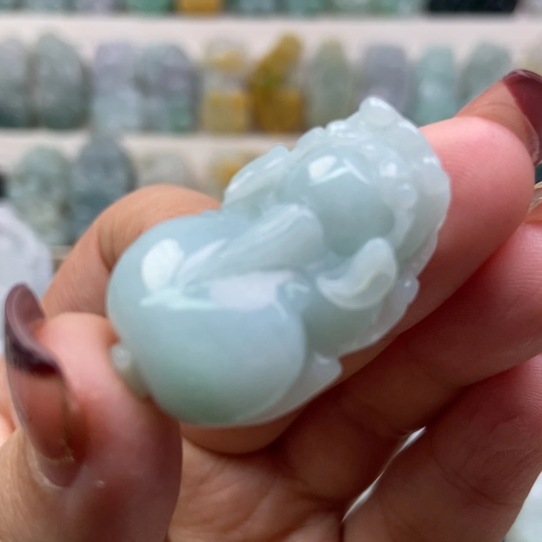 翡翠吊坠(赠链)未镶嵌