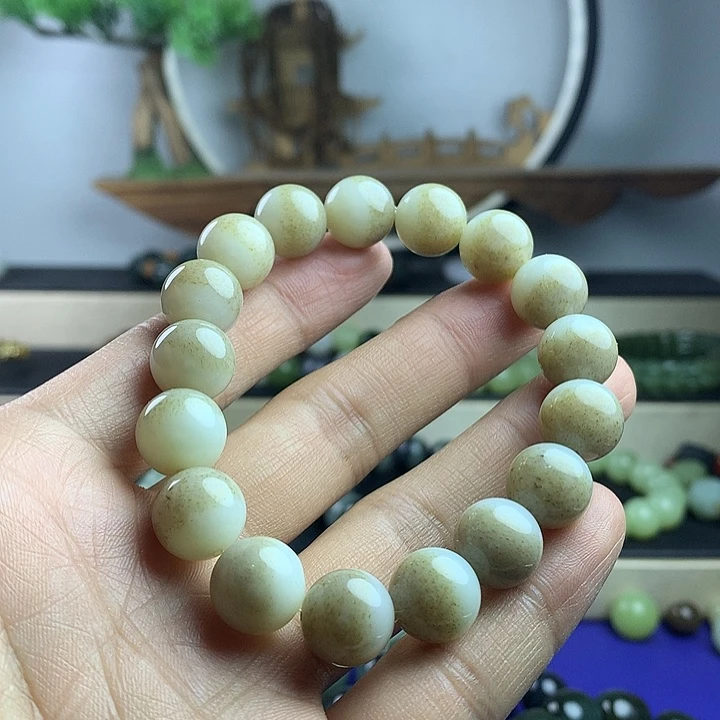 和田玉未镶嵌手串