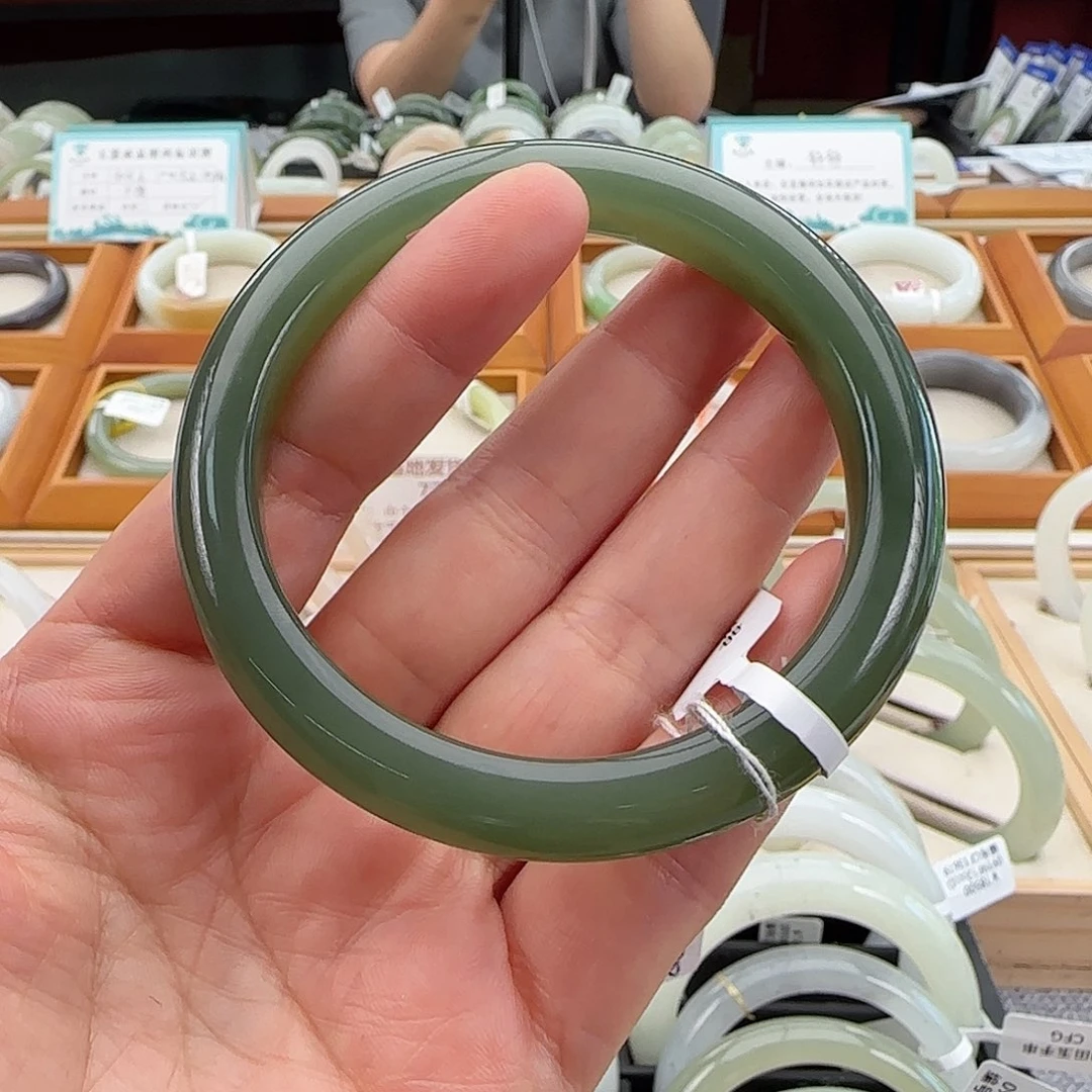 未镶嵌手镯和田玉57
