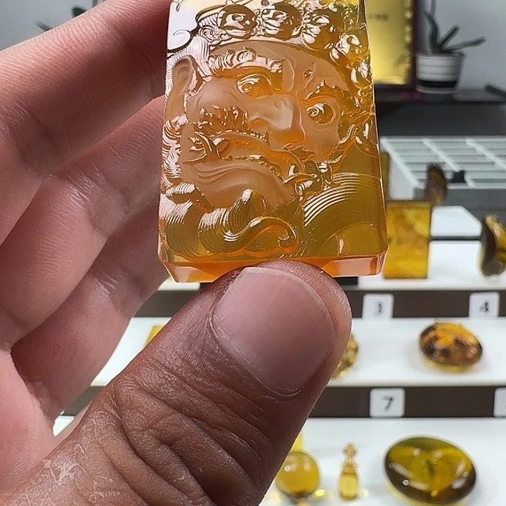 琥珀未镶嵌颈饰大黑天