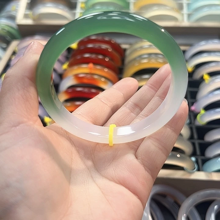 玛瑙/玉髓手镯未镶嵌雪*花