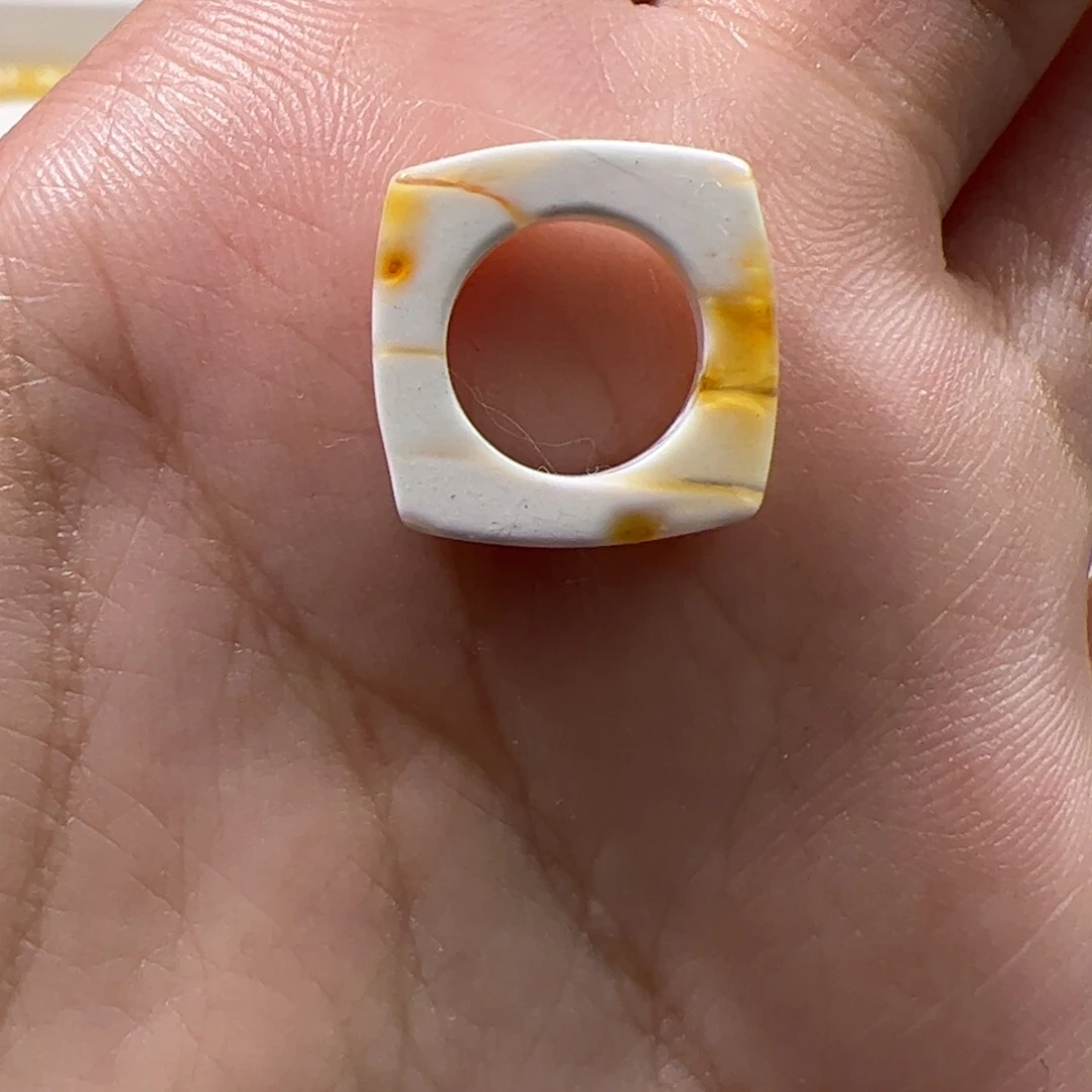 琥珀未镶嵌珠宝奇石瓷白跑环